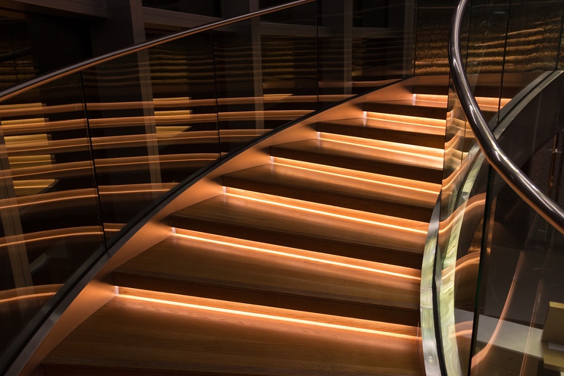 Garde-corps en verre : Comment choisir le bon style pour votre escalier ?