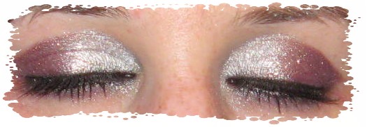 Maquillage blanc et rose