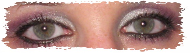 Maquillage blanc et rose yeux ouverts