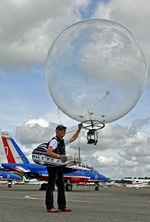photographe en aérien, aérostat, ballon gonflé à l'hélium, sans avion, tout terrain, hauteur de vue, basse altitude