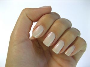 Manucure beauté des mains soin a la vitamina nail art