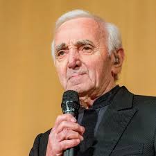Vidéo - Charles Aznavour : ce que ses fils ont découvert dans une pièce  secrète : Femme Actuelle Le MAG